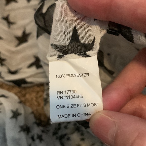 EUC white sheer scarf with big to little black stars - Picture 3 of 3